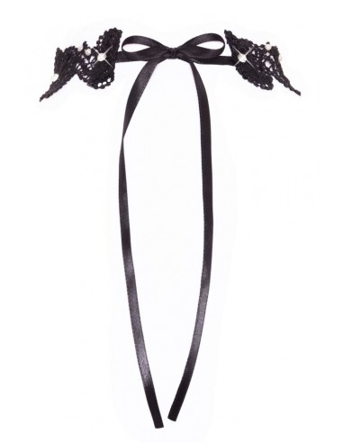 Collana ricamata in pizzo Rifinita...