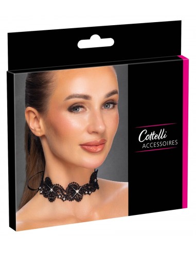 Collana ricamata in pizzo Rifinita...